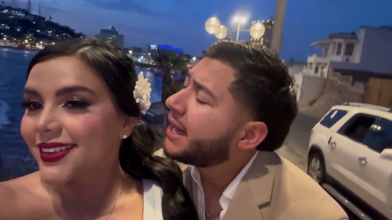 PASEAMOS VESTIDOS DE NOVIOS POR EL MALECÓN DE MAZATLÁN 😍💍👰🏻‍♀️🤵🏻 @Grillo La Duda