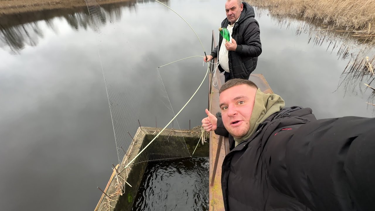 ЛОВИМ РЫБУ В ДАМБЕ! РЫБАЛКА С БАТЕЙ НА ПАУК! Виталий Зеленый! ВЛОГ!