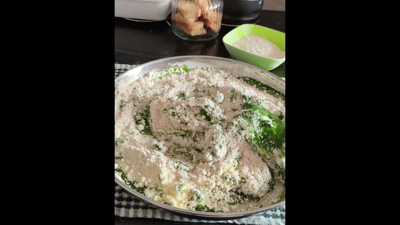 मुलांच्या डब्यासाठी खास पौष्टिक पालक पराठा