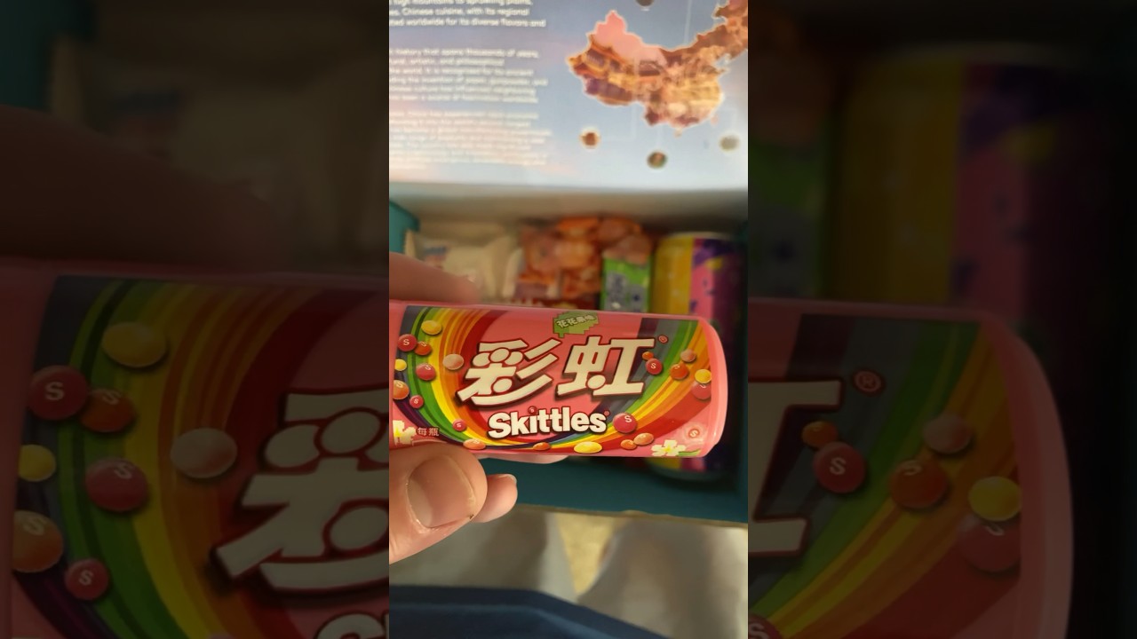 China Snack Crate August 2023. Peach Oreos 😮