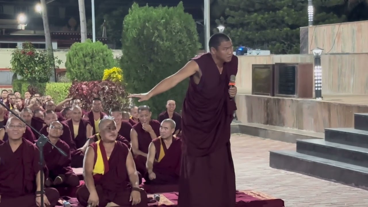 ༢༠༢༤ལོའི་དགའ་ལྡན་འཇང་དགུན་ཆོས་སྐབས་འཛིན་གྲྭས་ནས་སྲོད་ཆོས་དམ་བཅའི་རྟགས་གསལ།