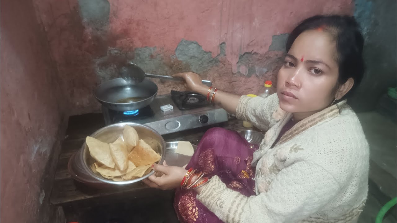 आज मेरी मम्मी ने बनाई अच्छी साफ पूरी #myfirstvlogonyoutube #myfirstvlogviral 
