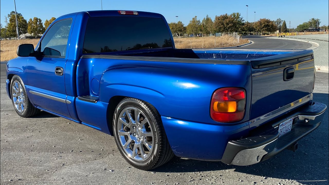 GMC Sierra Stepside 4/7 Drop 2003 года на 20-дюймовых дисках Denali
