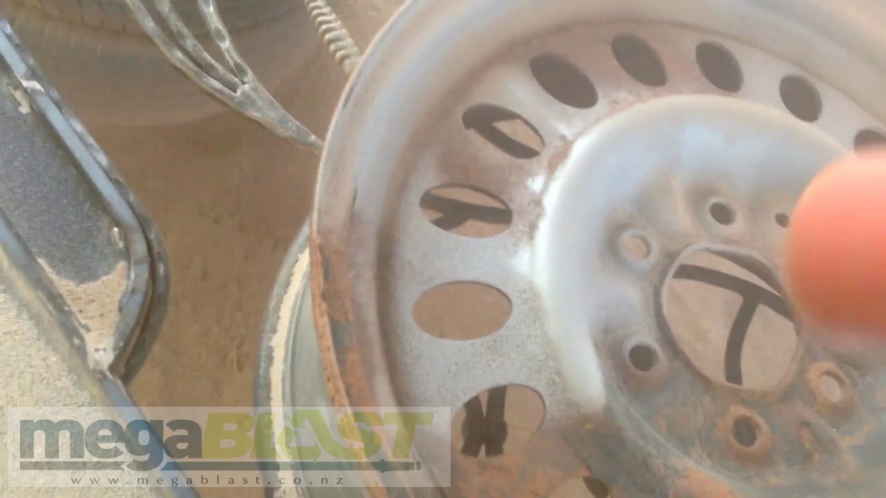 MEGA BLAST - Sandblasting  old rusty steel rim