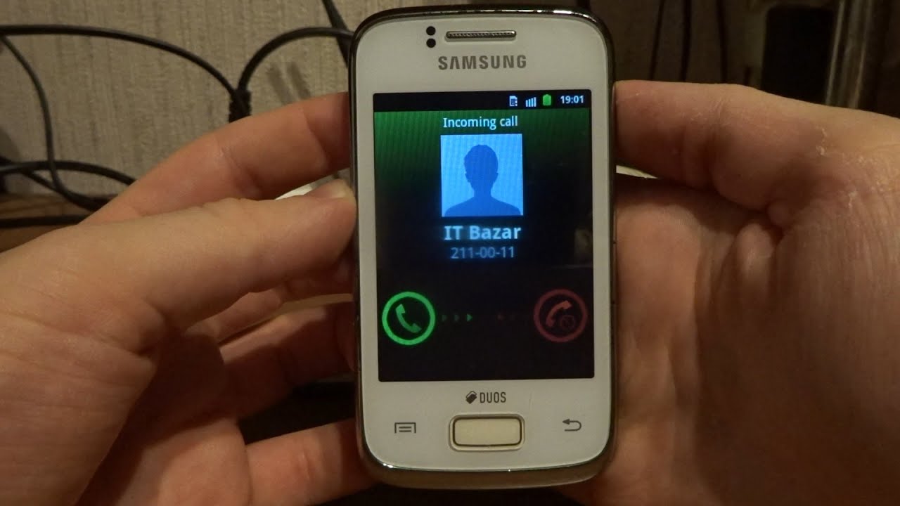 Samsung Galaxy Y DUOS incoming call via Fake call Call assistant 2.43b