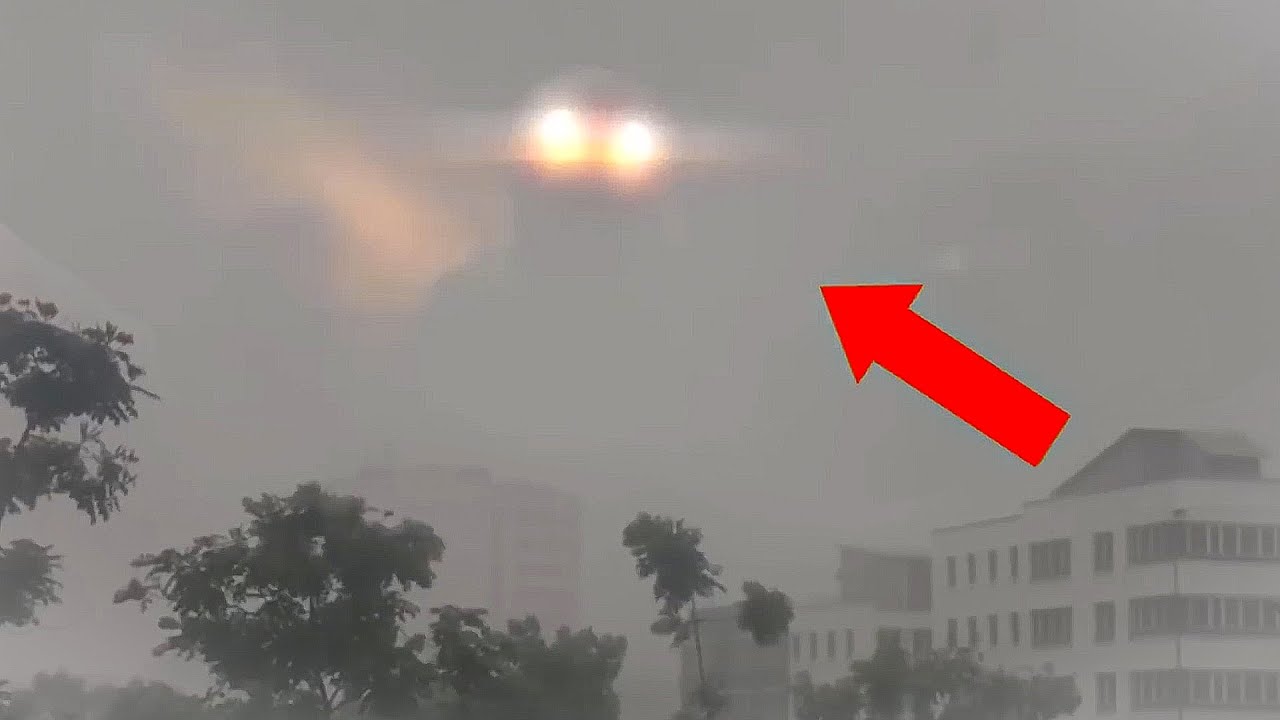 Unexplained Mysteries In The Sky Caught On Camera