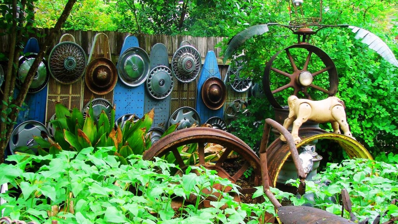 Don’t Throw Away Old Wheels | Amazing Garden Ideas ♻️
