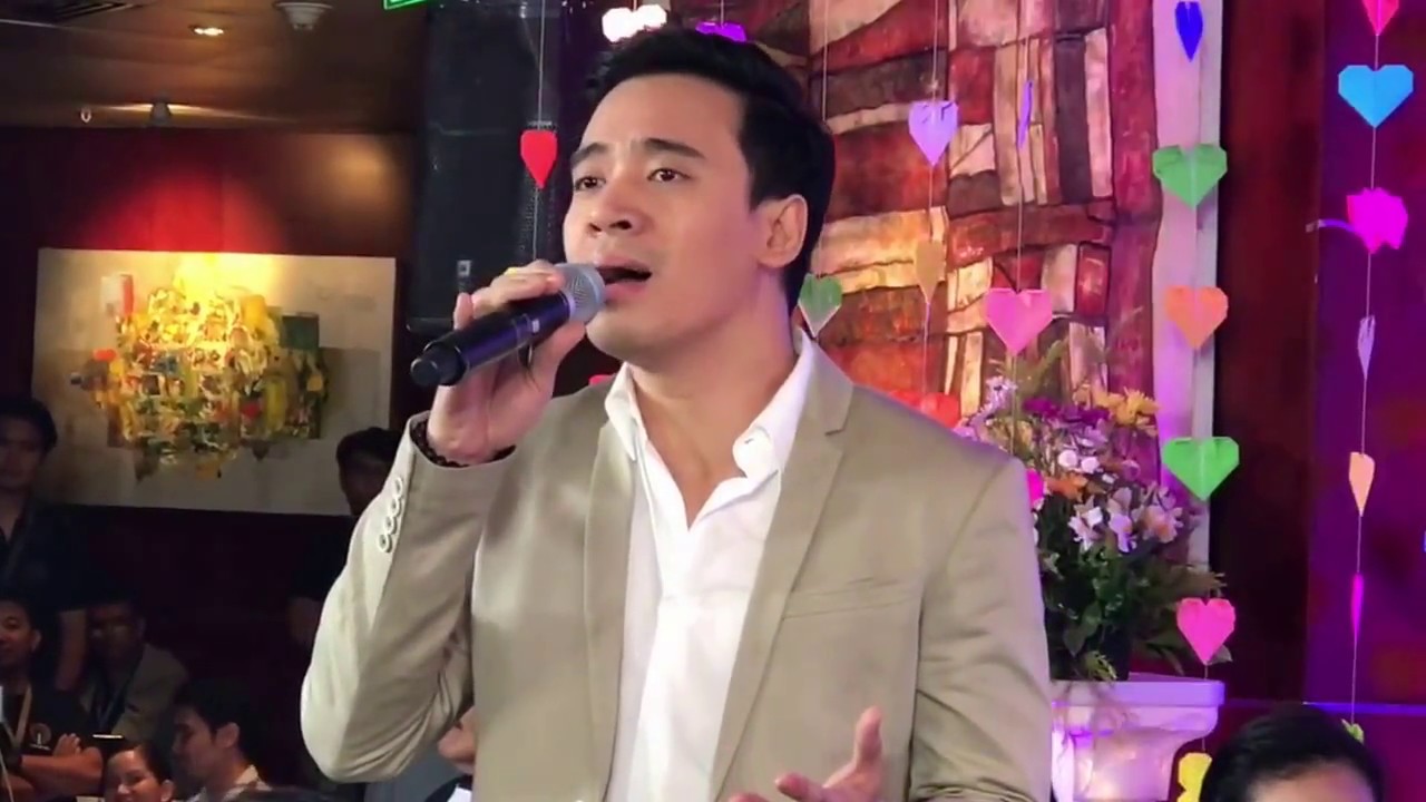 Erik Santos performing Sa'Yo Lamang