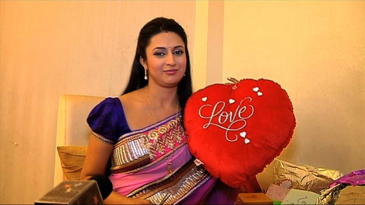 Divyanka Tripathi Gift Segment - Part 04
