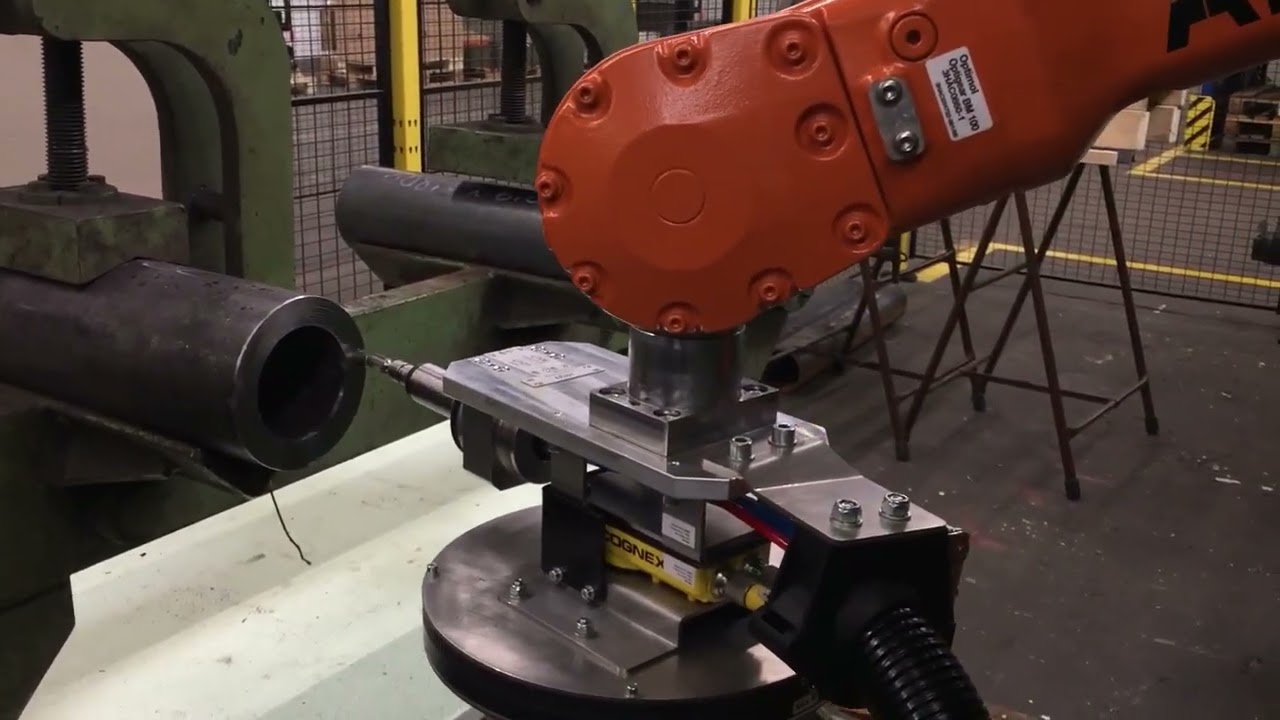 Automatisches #Entgraten von Rohrenden, Rohrenden mit #ABB #Roboterzelle bearbeiten