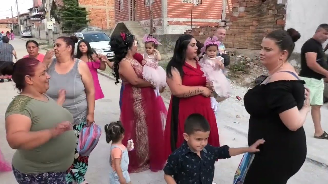 NEJLA VE NESLİHAN 19 08 2023 DOĞUM GÜNÜ YAŞ 1
