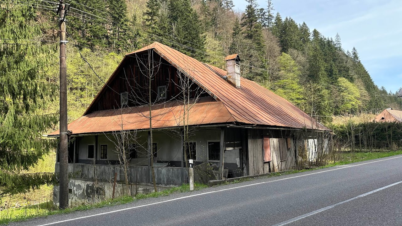 🏚️ Opustený dom plný kadečoho hneď pri ceste - zvláštny dom 🇸🇰