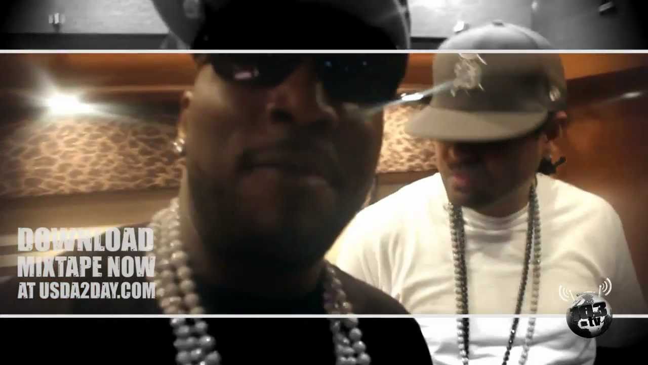 Young Jeezy - Slow Grind (Tour Bus Performance Video)