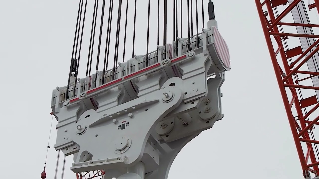 DEMAG CC8800-1の1600tフックが巻き上がるだけの動画