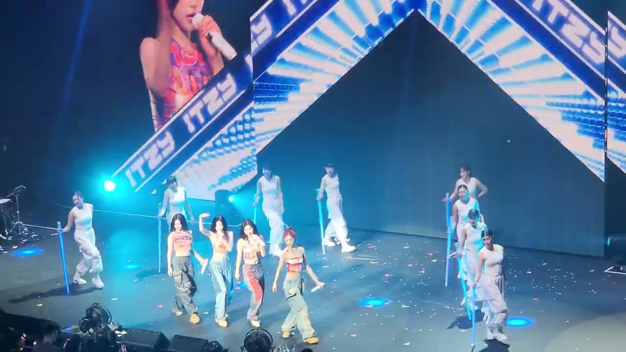Itzy-Don't Give A What | Atlanta 24-6-18
