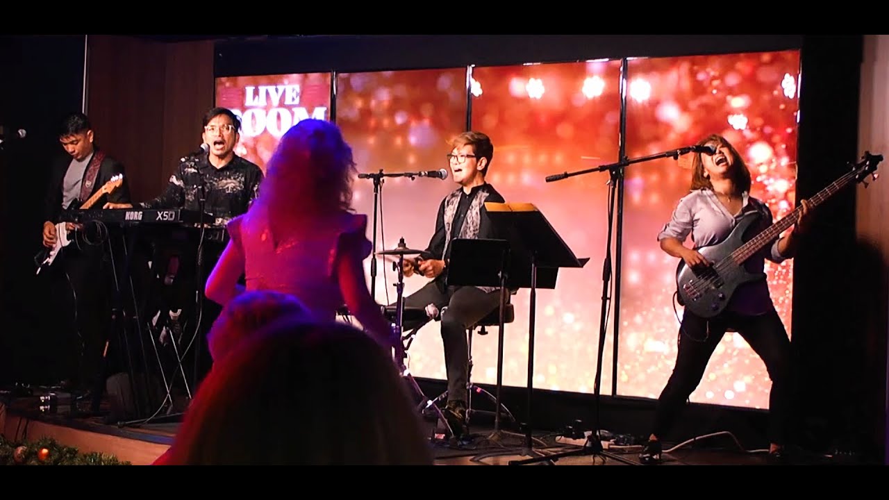 The 4Tunes (Marella Discovery) - Don't Stop Believin' (December 2021)