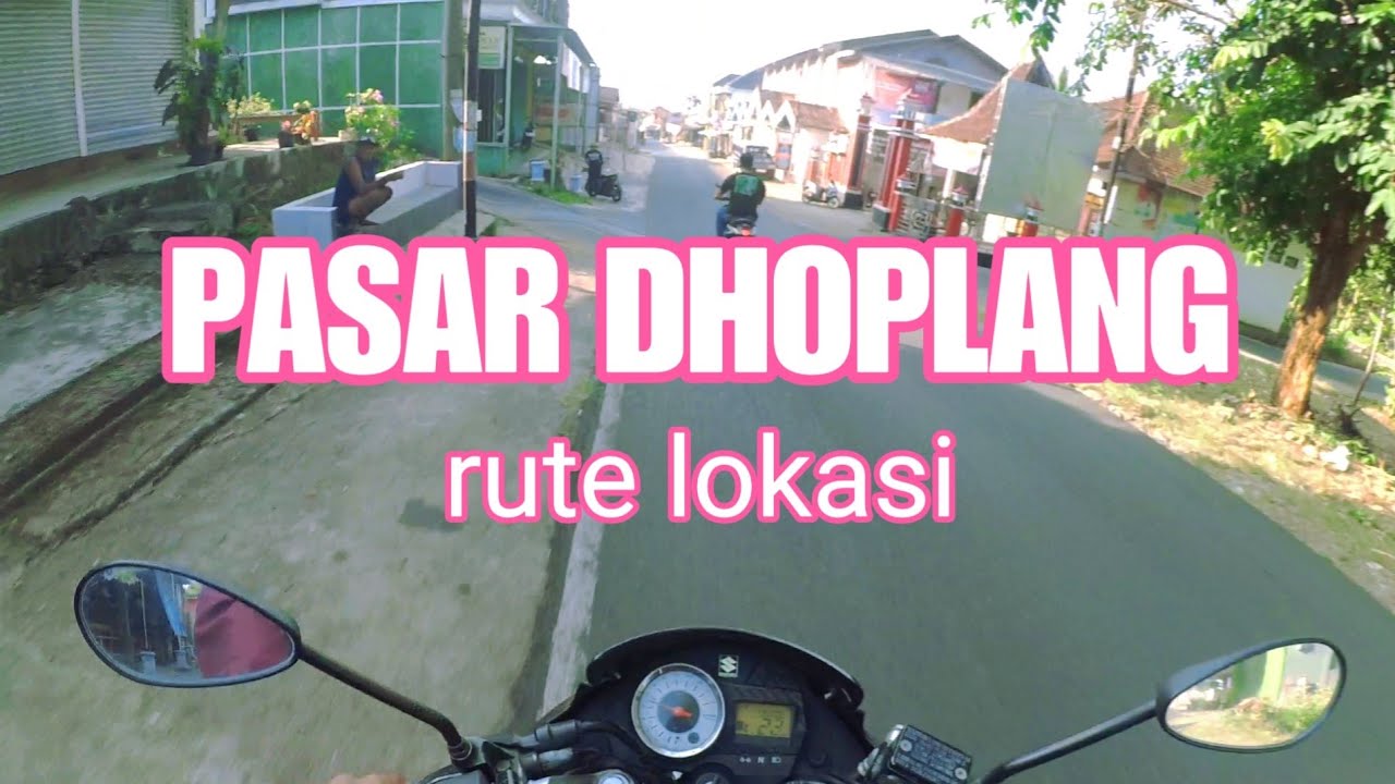 road to dhoplang slogohimo wonogiri market - central java.