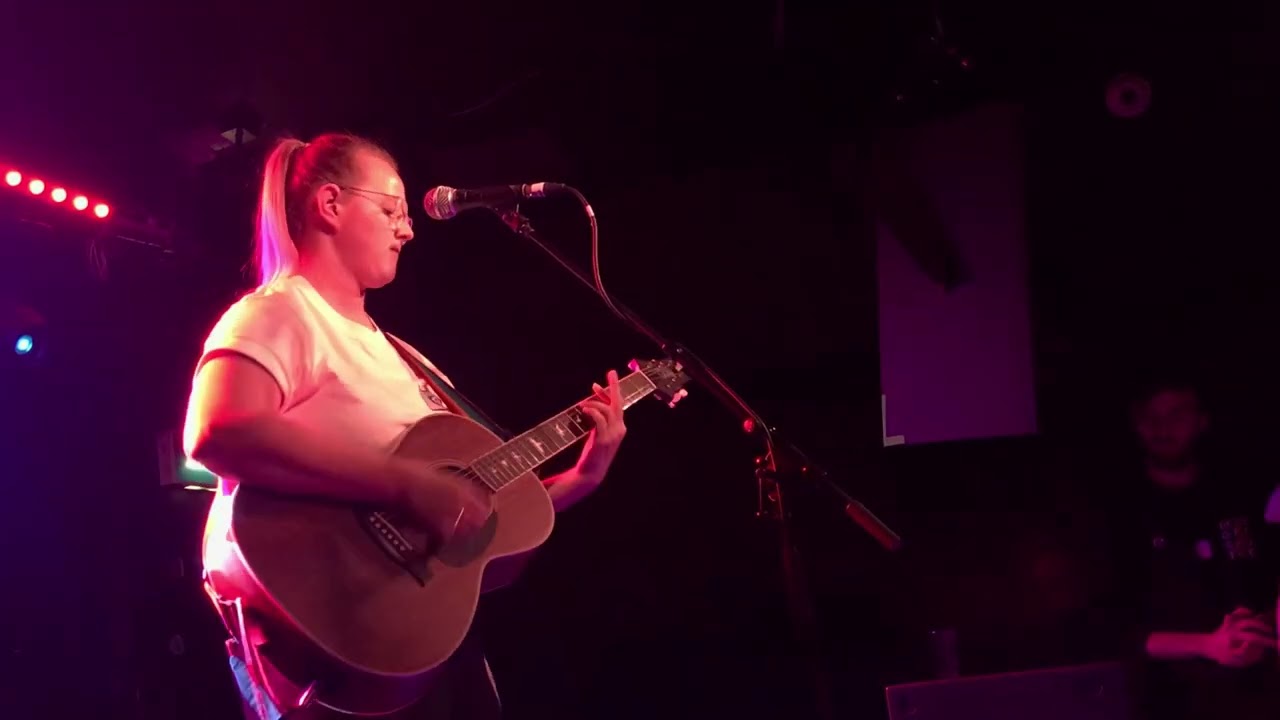Olivia Rose - Take My Hand (live) - Fractured Party 4, The Grace, London, 5 May 2025
