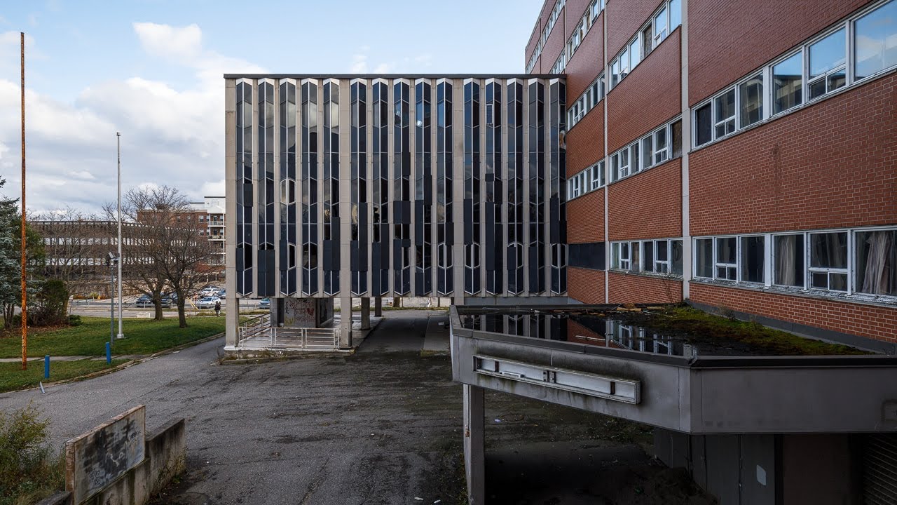 Exploring a Huge Abandoned Hospital that has Been Ravaged by Time!! Part II
