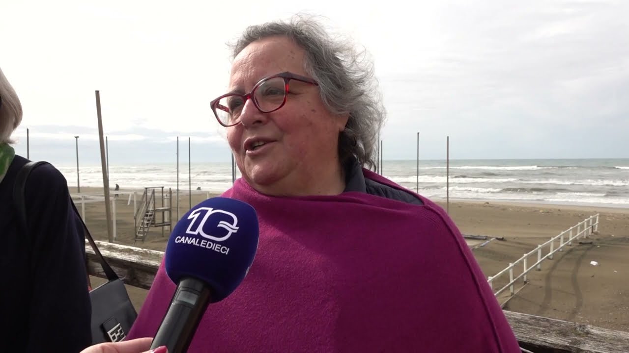 Marina di Ardea: balaustra pericolante sul lungomare degli Ardeatini