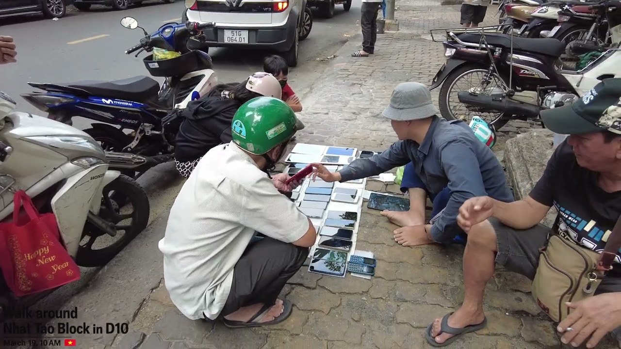 Walk Around Nhat Tao Block (D10) 🇻🇳 | Saigon Electronics Street &bull; March 19, 10AM. Market itself
