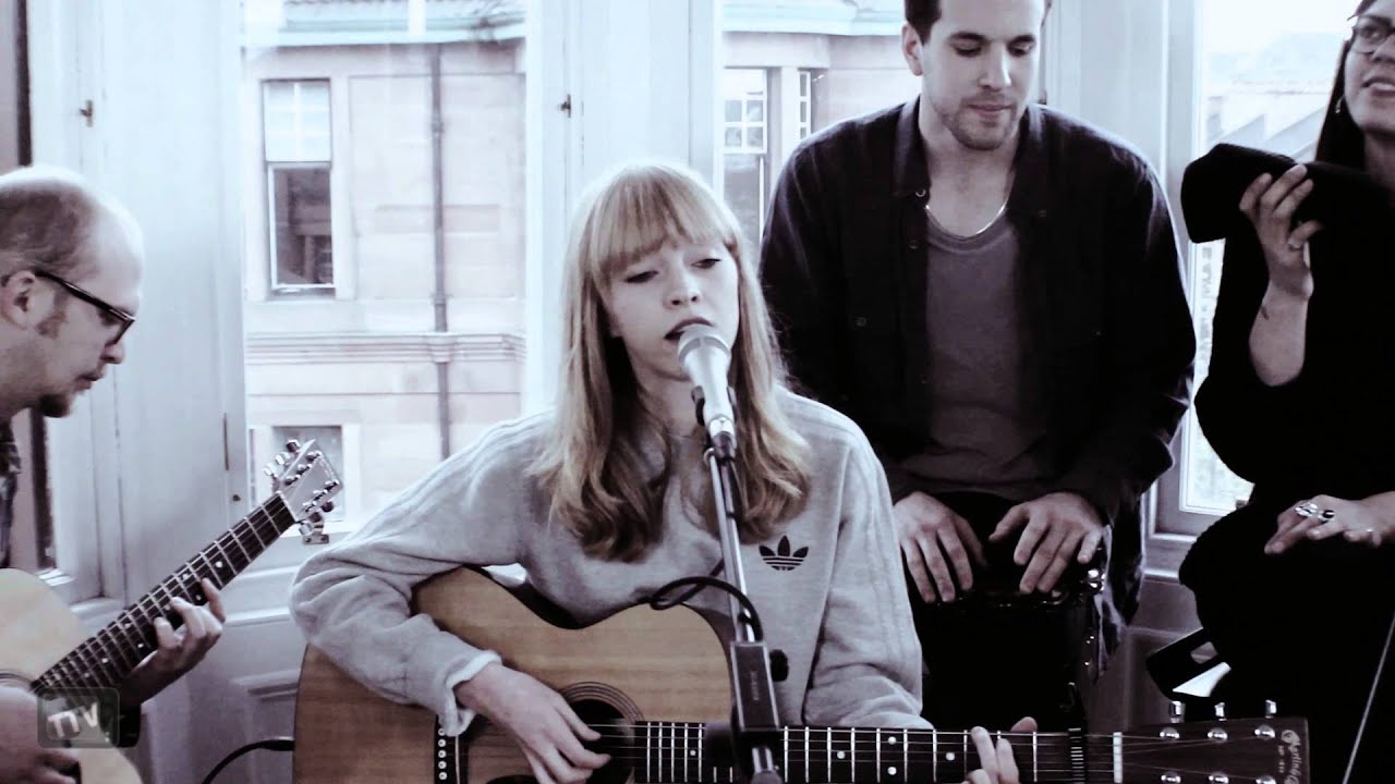 Lucy Rose - Shiver, Red Face, Middle of the Bed -  Tenement TV