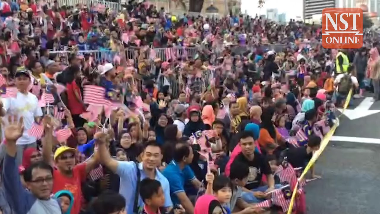 Thousands throng Dataran Merdeka to witness National Day parade