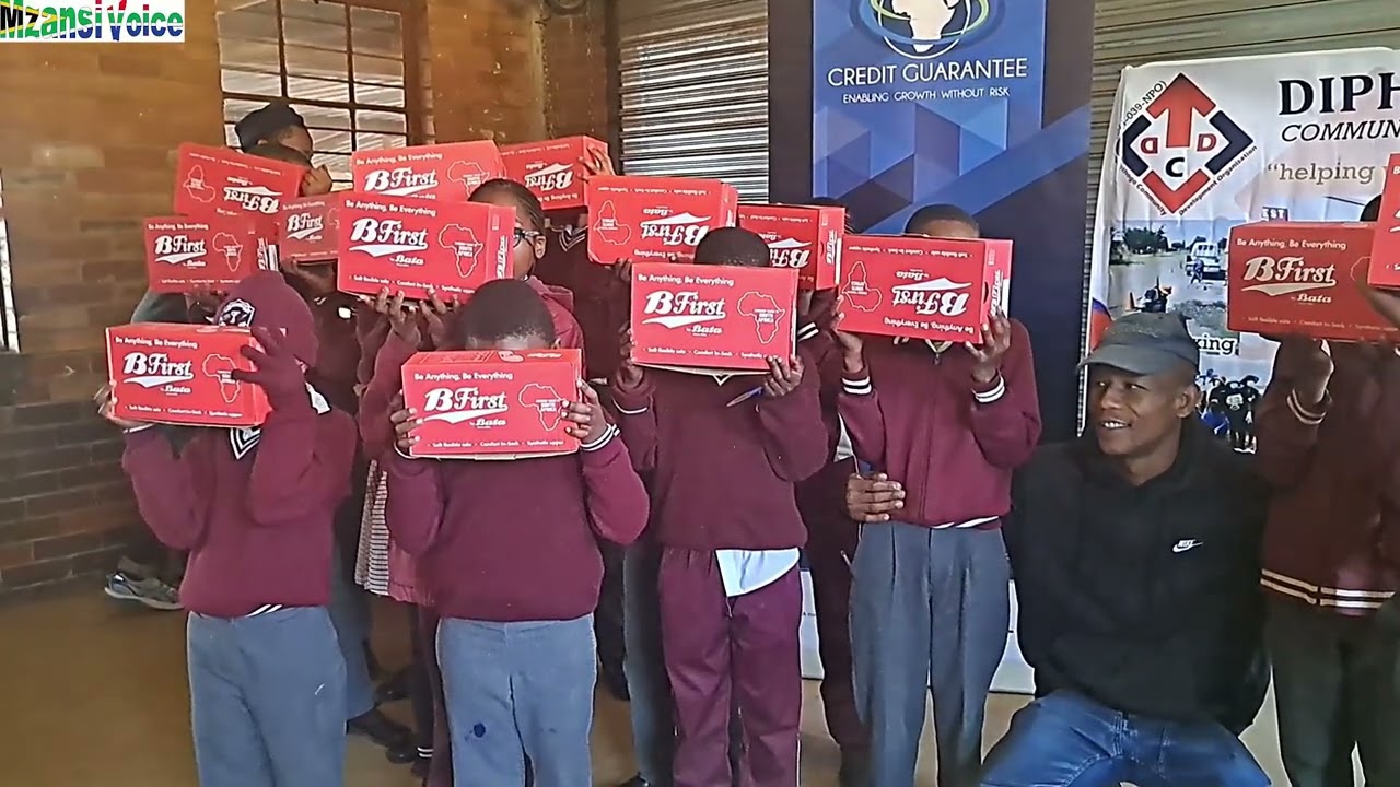 Diphethogo Community Development Organization Donations to Tlholo Primary School