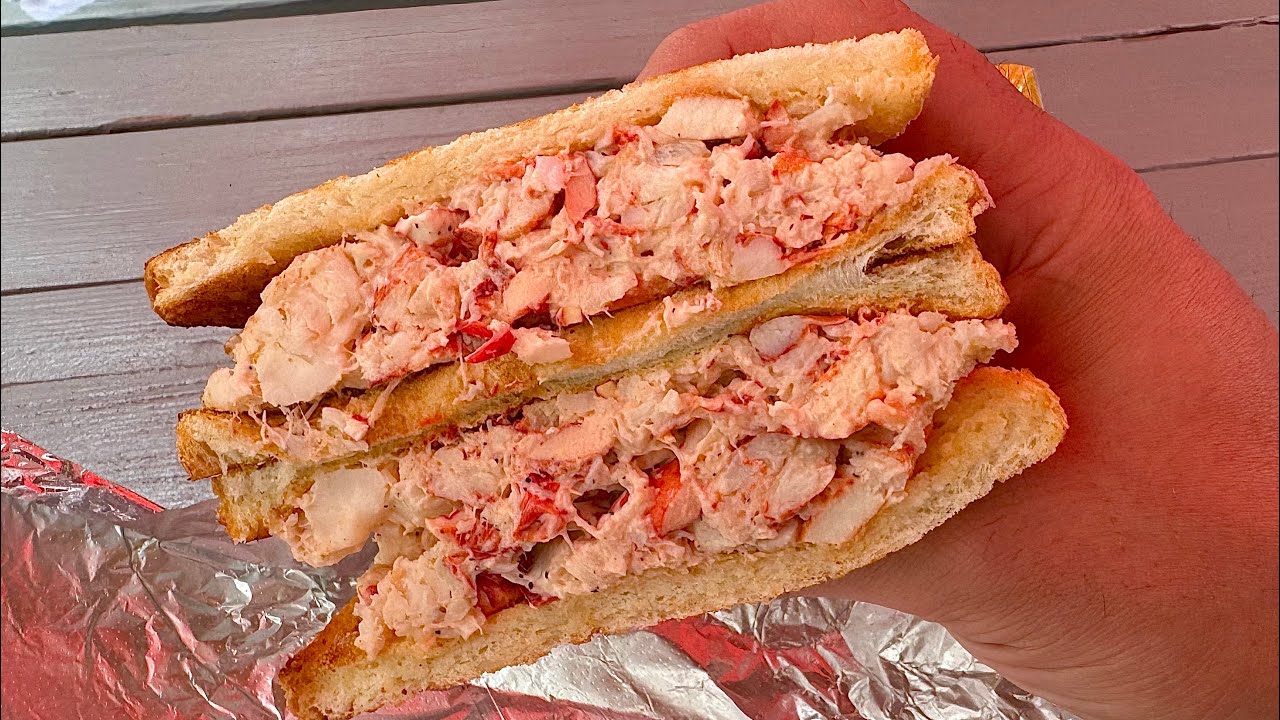 The REAL Best Lobster Roll in the Boston Area! Alive and Kicking Lobsters Review!!