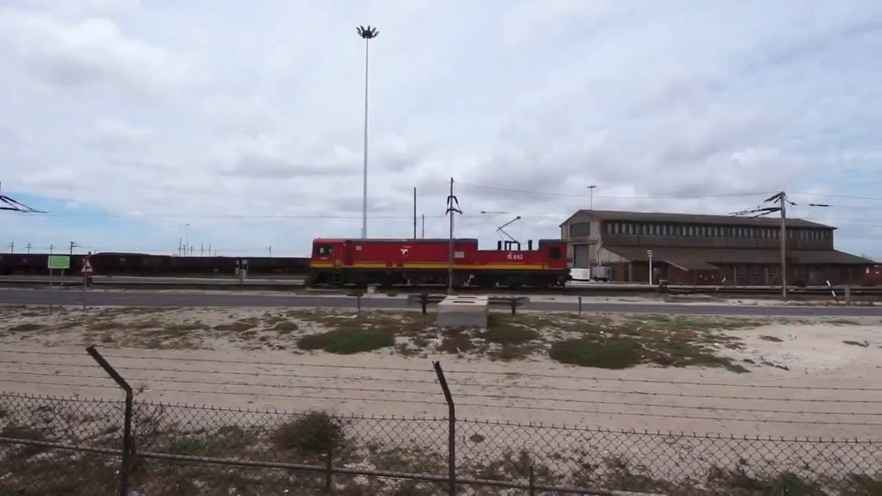 TRANSNET freight rail - Electrics: 2016 01 06 12h32 Class 15E 15 032 at Salkor loco depot