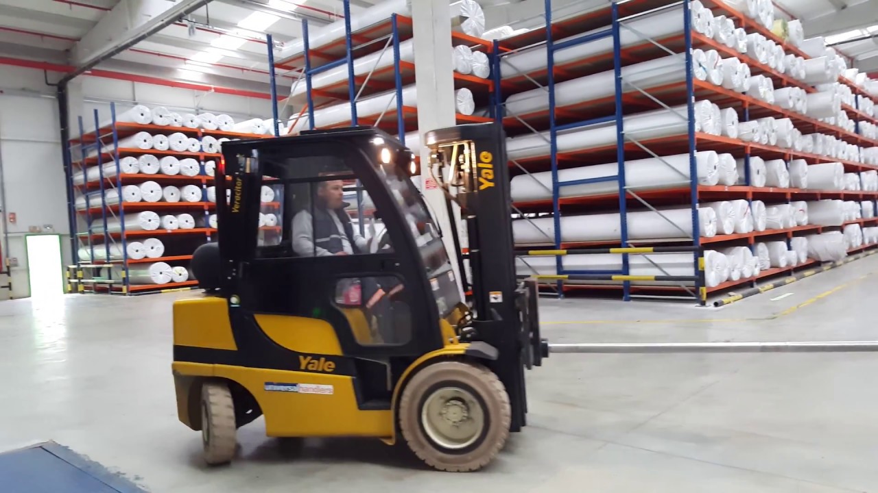 Loading carpet rolls