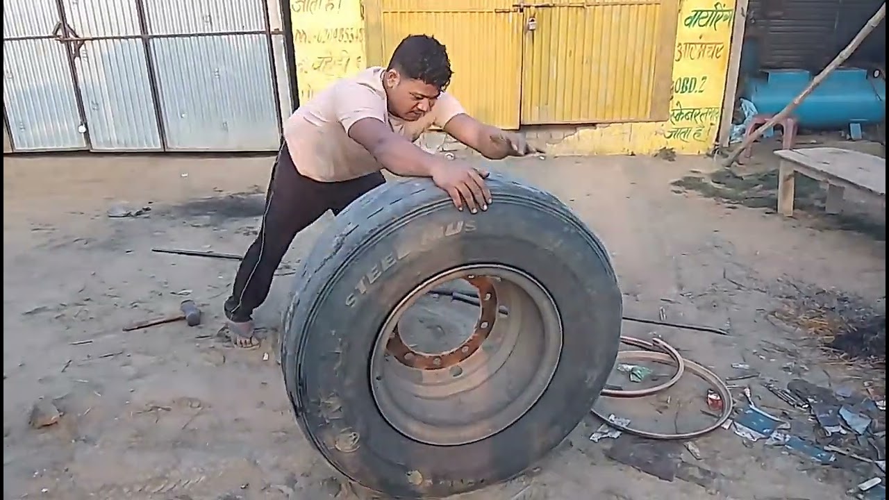 18 chakke gadi ka piche wala chakka ka tyre puncture repair