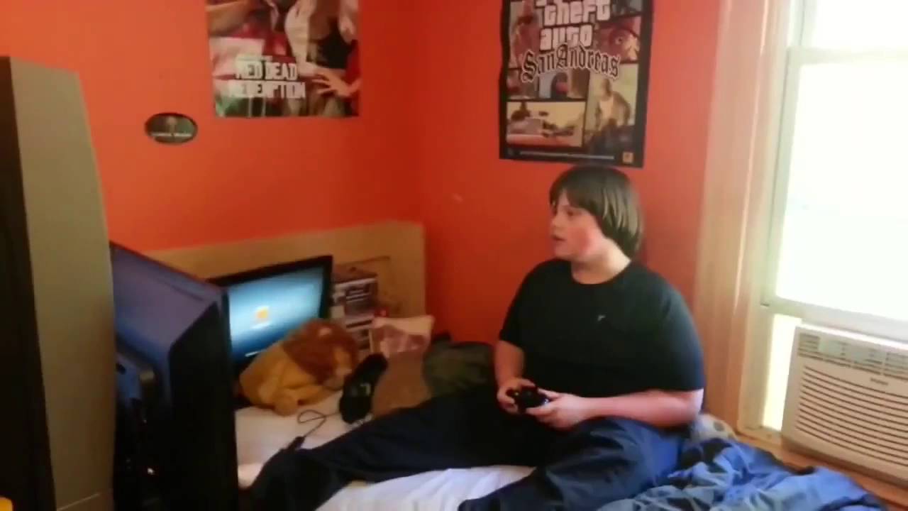 VIOLETTE1ST YTP (William does his internet assignment)