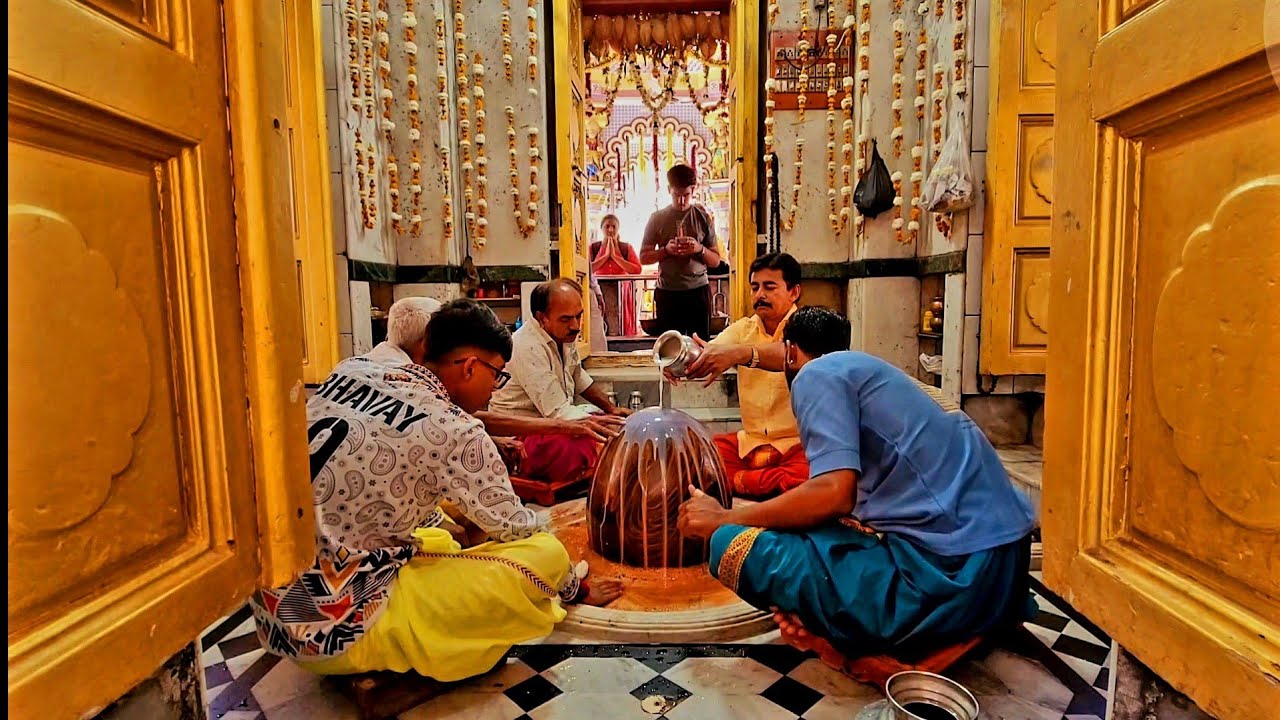 🙏🚩 श्री काशीविश्वनाथ दर्शन 🕉️ पंचामृत अभिषेक , महामृत्युंजय मंत्र 🔱 Divine Kashi Vishwanath Temple