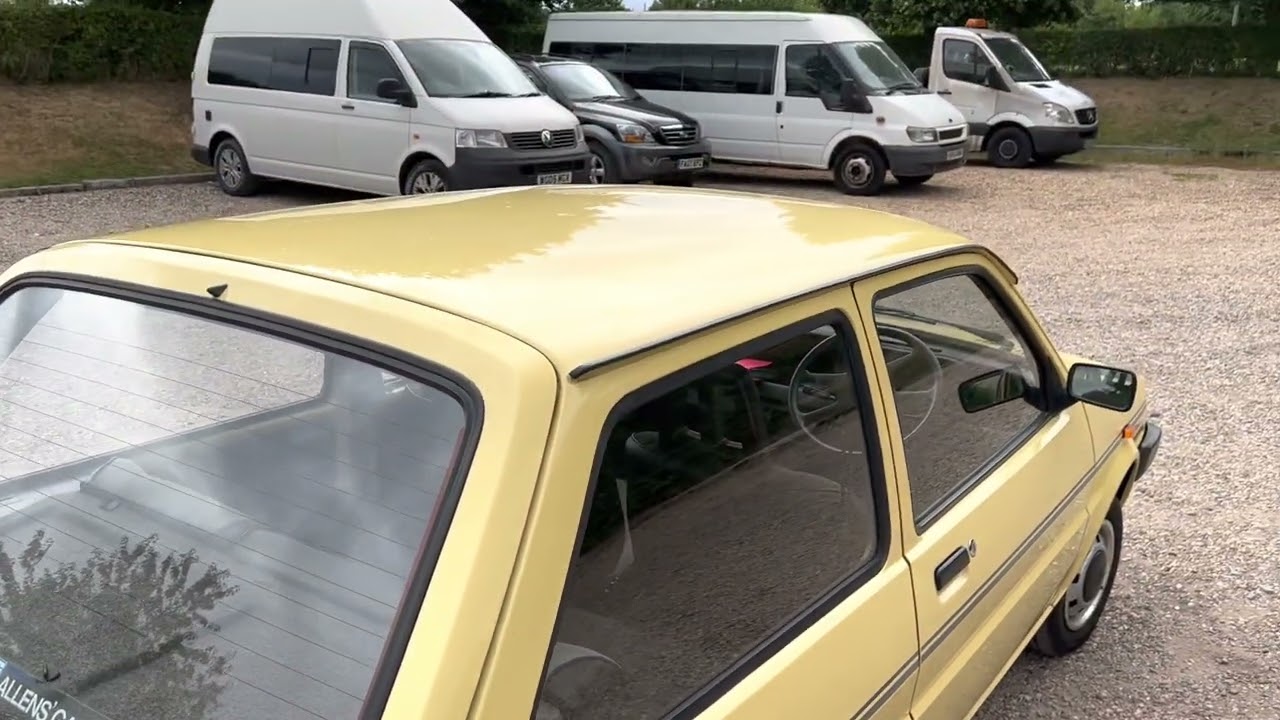 Mini Metro 1.0L 1982 17k - Bradley James Classics