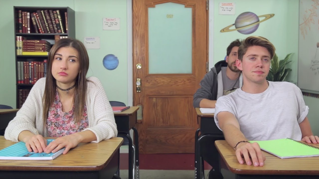 Back To School: GUY VS GIRL