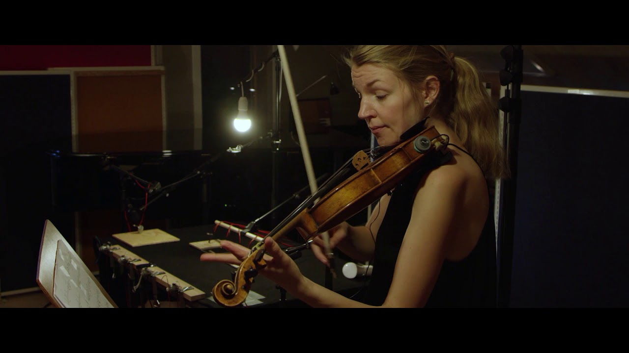 Johan Svensson - marionette (2018). Performed by Karin Hellqvist.