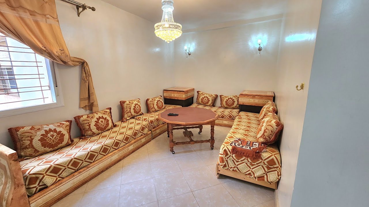 شقة🏤بالاثاث للبيع الطابق الأول 28 مليون🏣قابل للتفاوض🏠 قرب الحي الإداري📱0642213034