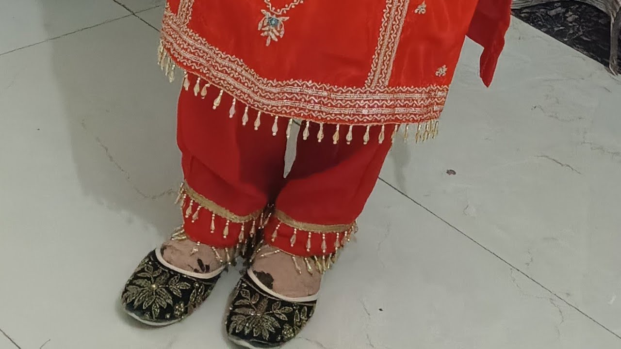 Bina bukaram wala Gala banana sikhe aur sath mein ful suit ki stitching🤩🤩