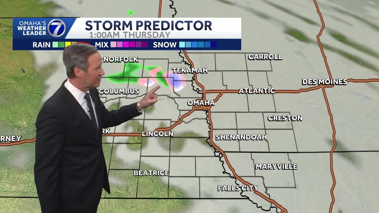 A few sprinkles north of Omaha tonight