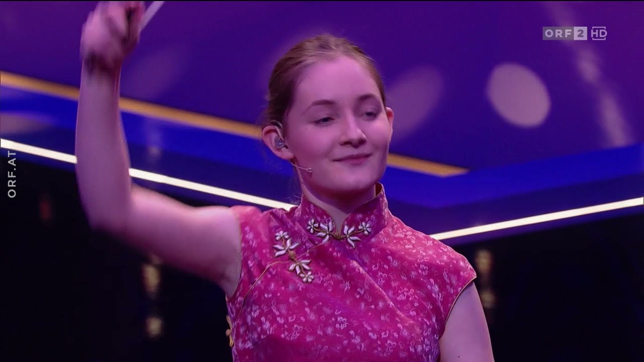 Alma Deutscher - Sirenenklänge Walzer - ORF2 - 2021