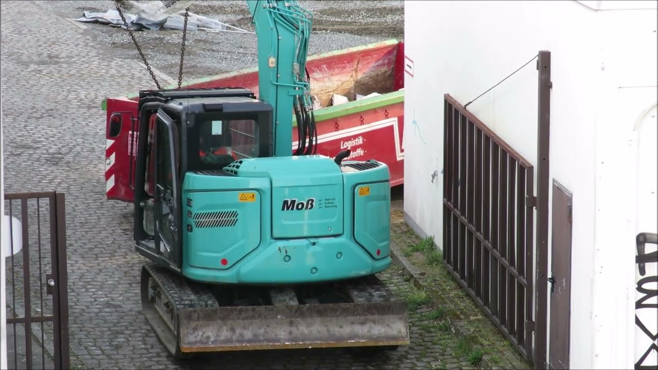 Bagger Kobelco SK 75 SR - und er schafft es doch!