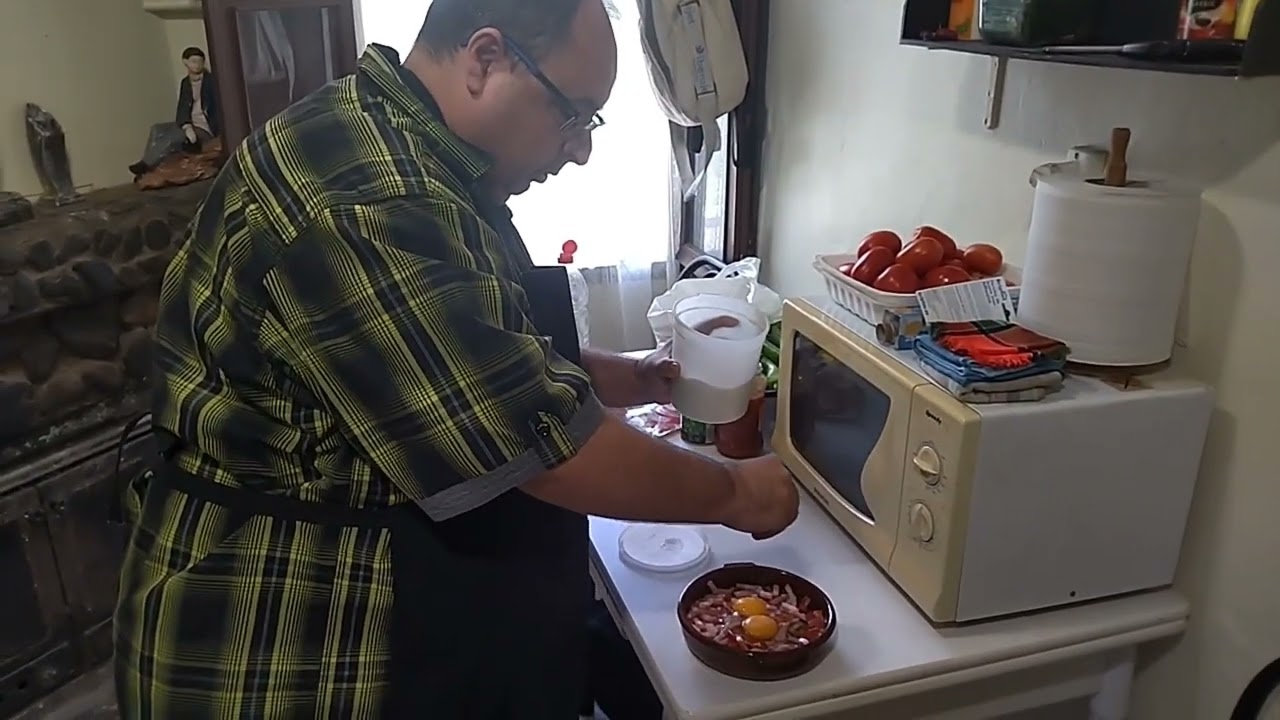 HUEVOS AL PLATO AL MICROONDAS