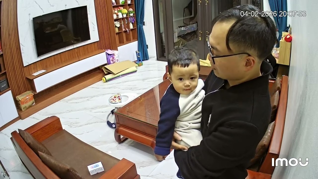 Zai tập nói Ba Ba Bà Bà