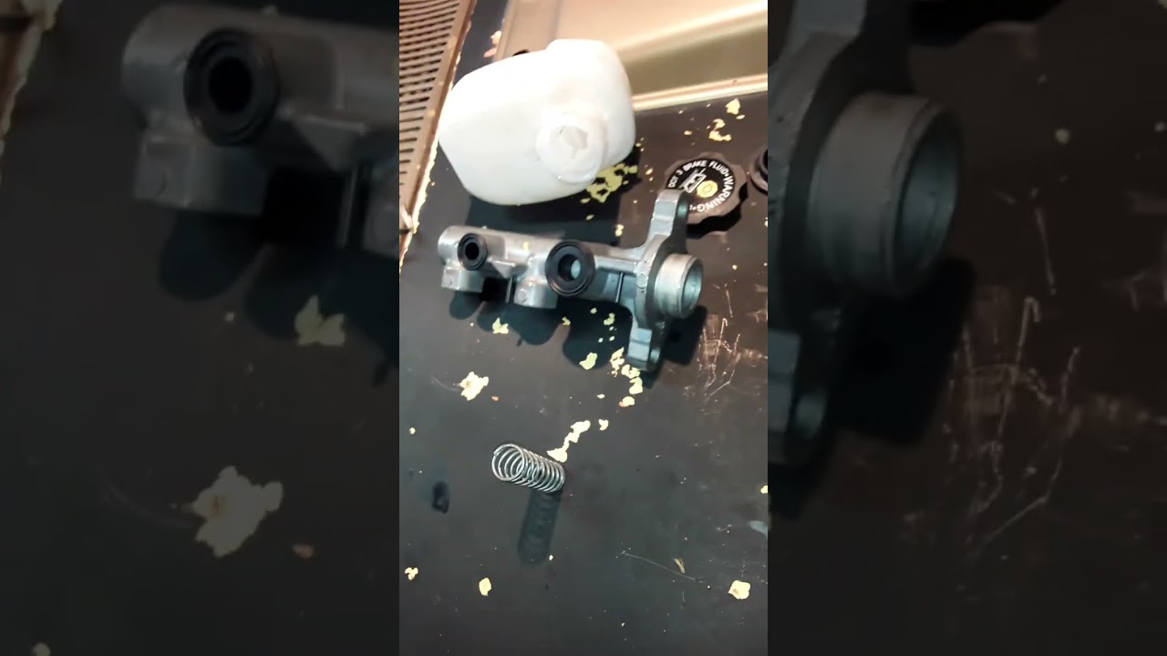 2006 lucerne new brake master cylinder leak from back. Tear down and inspection. Part 1