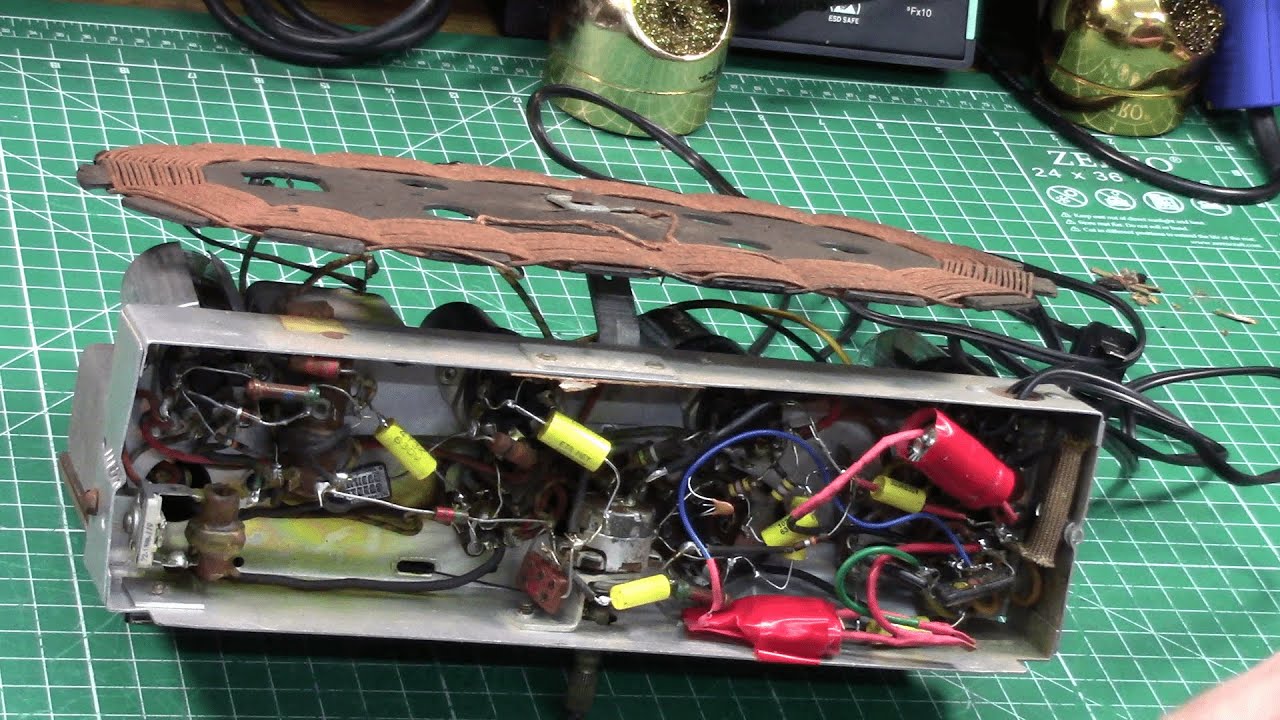 Another shoddy restoration on a Zenith radio