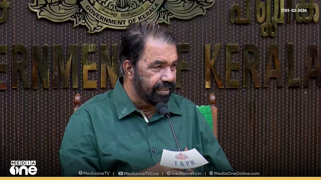 മിനിസ്റ്ററേ, ചുരിദാർ ധരിച്ചെത്തിയ അധ്യാപികയെ തടഞ്ഞത് ശരിയാണോ? നടപടി ഉണ്ടാകുമോ? ശിവൻകുട്ടിയുടെ മറുപടി