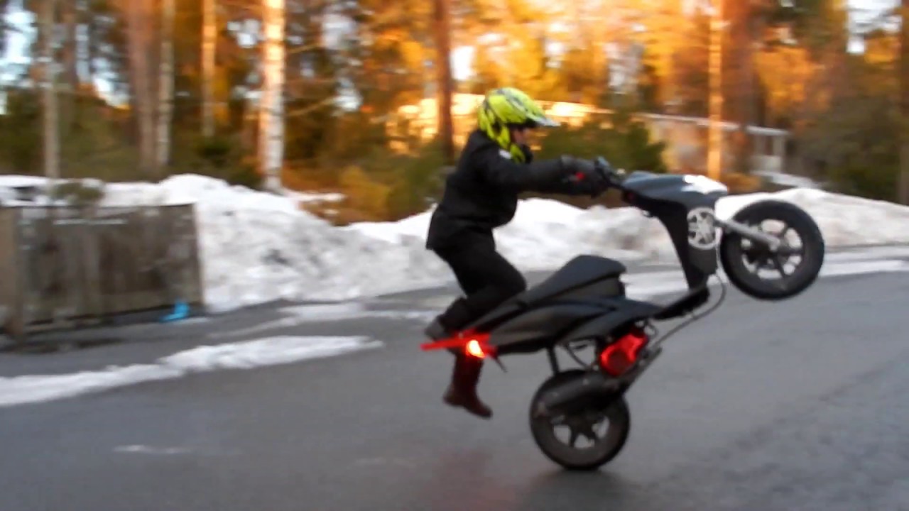 Yamaha jog R wheelie progression #2