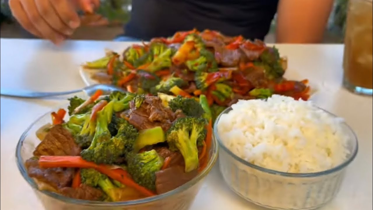 Hicimos una preparación de Res con brócoli y unas Almohaditas de filete y camarón