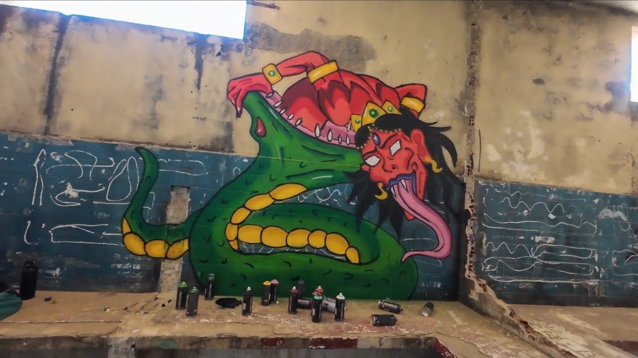 GRAFFITI de KALI saliendo de una SERPIENTE